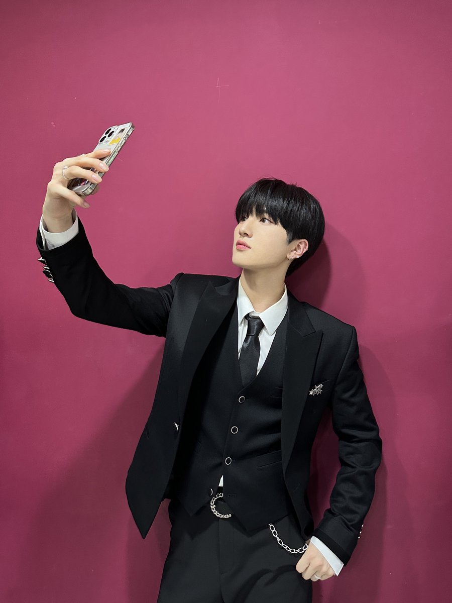 fantasyboys_'s tweet image. 날도 더운데 수트현빈 어떠세요?🍦
Feat. 잠자는 푸니푸니 히카리 볼콕하기👈

#소년판타지 #FANTASYBOYS
#문현빈 #MOONHYUNBIN