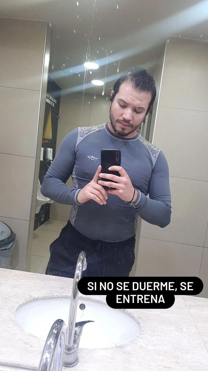 saltus007's tweet photo. Después de solo dormir de 23 a 2 de la mañana, me obligue a ir al gym a las 6 am https://t.co/piltTMvdGU