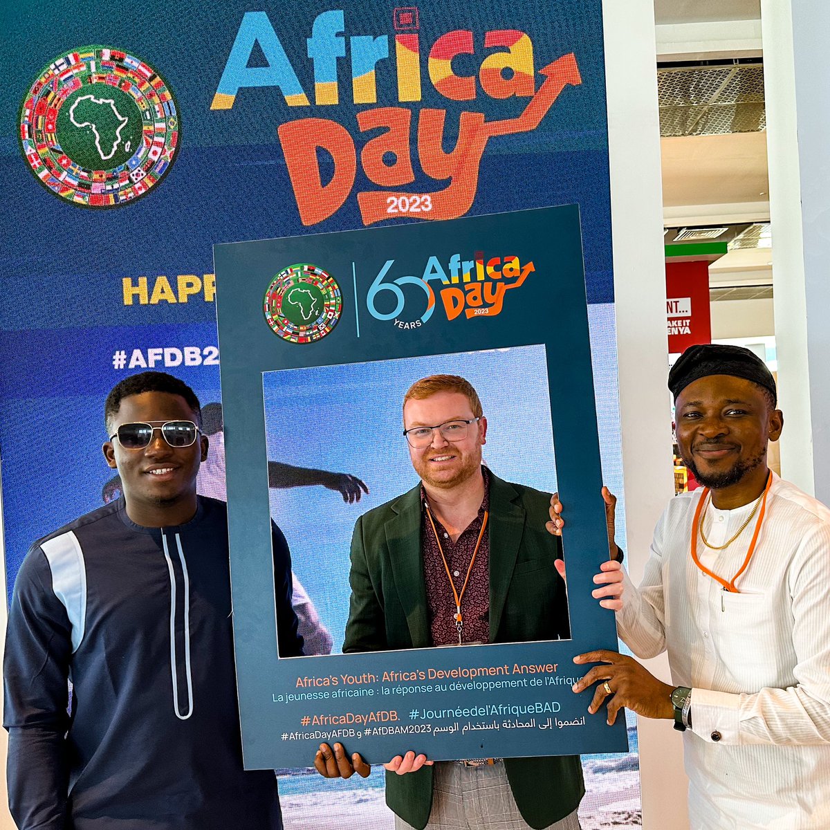 UlrichJvV's tweet image. Happy #AfricaDay from 🇨🇲 Cameroon, 🇿🇦 South Africa and 🇳🇬 Nigeria via 🇪🇬 Egypt! This continent has everything going for it. I don’t want to be anywhere else! 🌍 #AfDBAM2023 @Omojuwa #AfricaDay2023