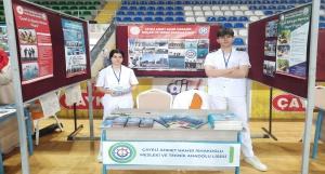 Ahidenizcilik's tweet photo. ROBOTEK Takımımız Rize Okullar Arası Bilişim Oyunları ve Teknoloji Yarışması finallerinde. Aynı zamanda tanıtım ekibimiz, Rize genelindeki okullara tanıtım yapmak için tanıtım standında. #ROBOTEK @CayeliMem @huseyinsahin53 @RizeMem53 @tcmeb @oguzcelik0853 https://t.co/Dy6l5lbQVy