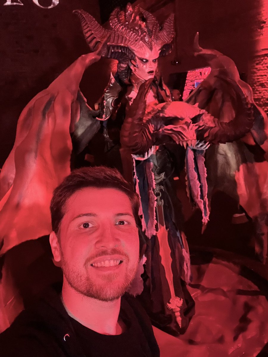kingvenomofc's tweet photo. Ainda tentando processar o que foi esse evento absurdo de ontem @DiabloBrasil
#DiabloIVSP #LivraiNosDoMal https://t.co/rbIEPtXj3x