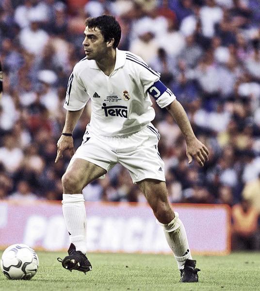 voltasport's tweet photo. 🇪🇸 Manolo 𝗦𝗔𝗡𝗖𝗛𝗜𝗦 Hontiyuelo
📍 Madrid, 23/5/1965
🏟 Defensa central 🌍 @SEFutbol (48)
👕 #CastillaCF @realmadrid 
El hombre récord de la Quinta del Buitre,  junto a Chendo, es el único jugador en haber desarrollado toda su carrera (18 temporadas) en el Real Madrid. #ESP https://t.co/8FpI7oXUBU
