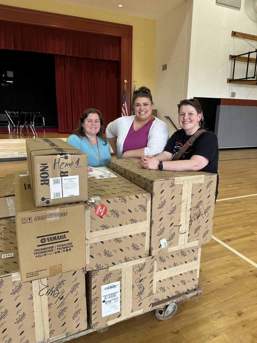 lisamsempsey's tweet photo. Hempfield teachers are grateful to Music for Everyone for supporting our programs through their annual grant program! @hempfield @mfelancaster #generalmusicteacher #kodalyinspiredclassroom #orff #elementaryband #musiced https://t.co/3sMQrsoRPq