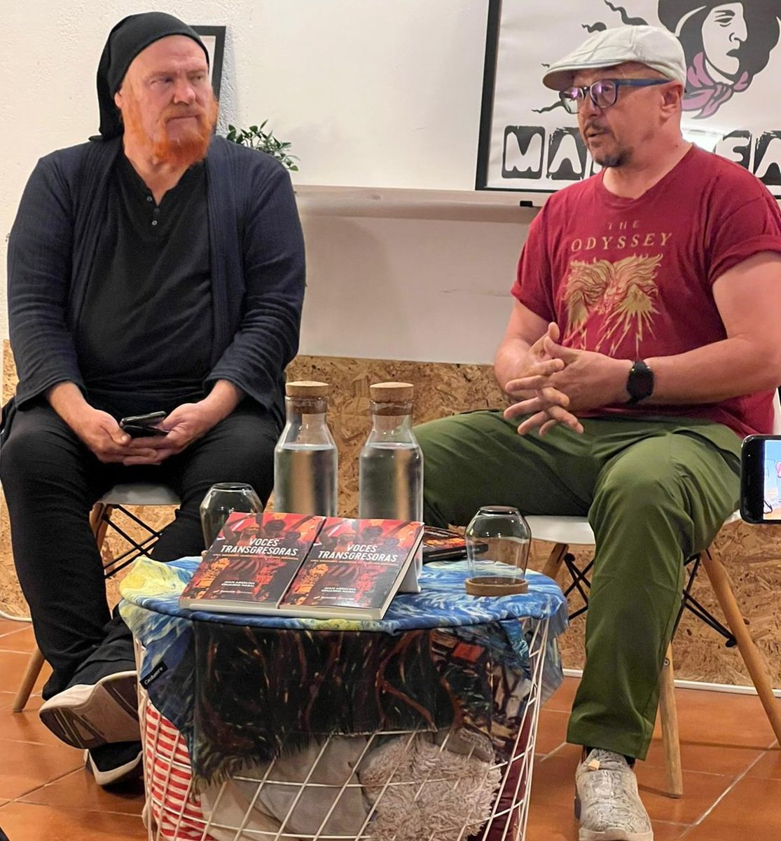 ObetiEtica's tweet photo. Presentación de "Voces Transgresoras"
De: Juan Argelina y Eduardo Naval. Reflexión pedagógica  en defensa de los Derechos Humanos de las vulnerables, precarizadas, cuerpas disidentes, decolonizadas y excluidas del sistema heteronormativo y patriarcal 
#LGTBIQ #Patriarcado #queer https://t.co/ksSYZCNkcl