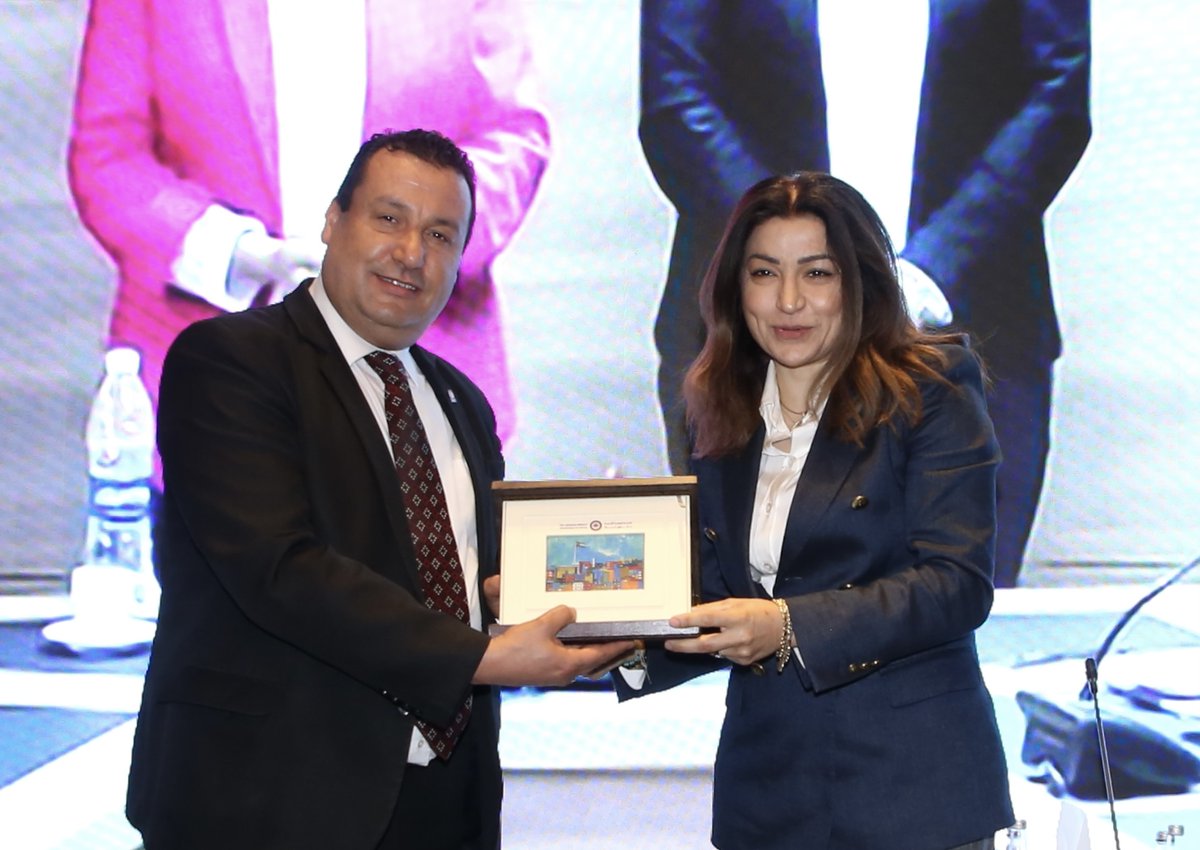 ForumMENAgender's tweet photo. MENA Program Series: Jordan  

𝐂𝐞𝐫𝐞𝐦𝐨𝐧𝐲 𝐨𝐟 𝐭𝐡𝐞 𝐏𝐚𝐬𝐬𝐢𝐧𝐠 𝐭𝐡𝐞 𝐏𝐫𝐞𝐬𝐢𝐝𝐞𝐧𝐜𝐲 𝐨𝐟 𝐭𝐡𝐞 𝐑𝐂𝐈 𝐍𝐞𝐭𝐰𝐨𝐫𝐤  

Read More ➡️ https://t.co/KdNi66a7Pw https://t.co/tKYujw7YGy