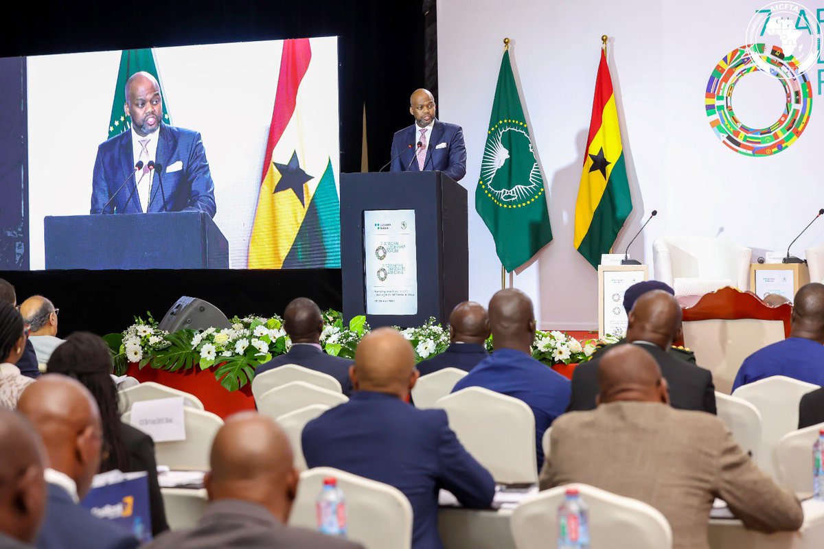AfCFTA's tweet photo. In his opening remarks at the #ALF2023 , H.E.@MeneWamkele emphasised the importance of addressing food security in Africa which requires prioritizing intra-Africa trade and unlocking the continent's agricultural potential. With 794.7 million people experiencing food insecurity, it's time to reduce dependence on imports and promote self-sustaining food supplies. 

The AfCFTA provides a platform for efficient cross-border trade, enabling surplus food to reach deficit regions quickly. 

 #AfCFTA #AfricaDay2023 #AfricaLeadershipForum