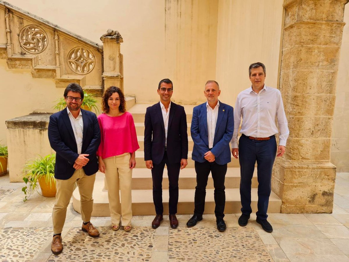 Universitat de les Illes Balears - UIB (@uibuniversitat) on Twitter photo 📢 Un nou model de finançament per a la #UIB: 355 milions d'euros durant els pròxims quatre anys.
<a href="/FonsGoib/">Fons Europeus, Universitat i Cultura_goib</a> <a href="/HisendaGOIB/">Economia, Hisenda i Innovació GOIB</a>
🔗 Llegeix la notícia a: diari.uib.es/Hemeroteca/El-… 📢 Un nou model de finançament per a la #UIB: 355 milions d'euros durant els pròxims quatre anys.
<a href="/FonsGoib/">Fons Europeus, Universitat i Cultura_goib</a> <a href="/HisendaGOIB/">Economia, Hisenda i Innovació GOIB</a>
🔗 Llegeix la notícia a: diari.uib.es/Hemeroteca/El-…