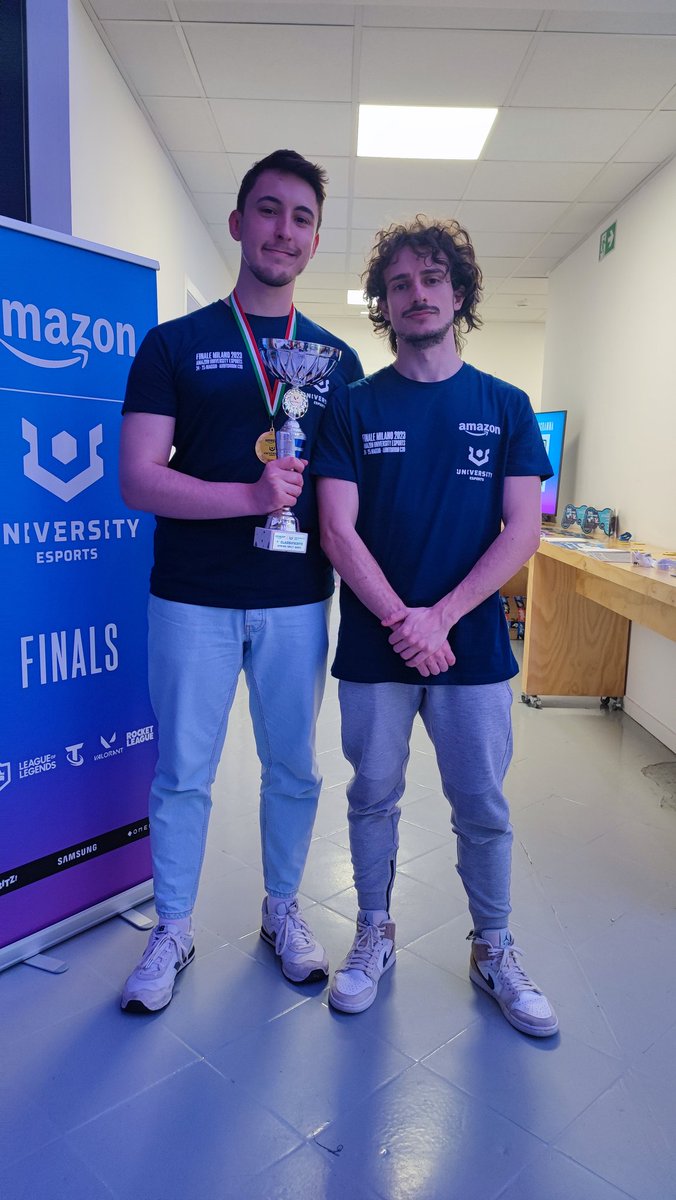 KhAosVL's tweet photo. la costante delle 4 LAN giocate?
questo duo
@GoblinDoug 
e con questa vittoria si conclude anche l'ultimo torneo in cui ero rimasto.
ggwp♥️🥳
#amazonuniversity #VALORANT https://t.co/ghmthaFI7m