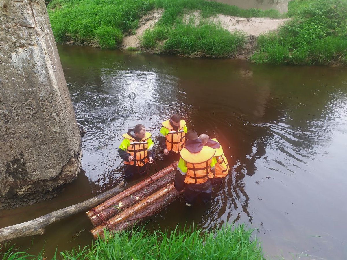 Preparedness is key to ensure fast and effective emergency response.

The Belarus Red Cross teams have taken part in field drills alongside State emergency services performing rescue operations in hard to reach forests and swamps.

Well done, <a href="/Red_cross_BY/">Belarus Red Cross</a>! 👏