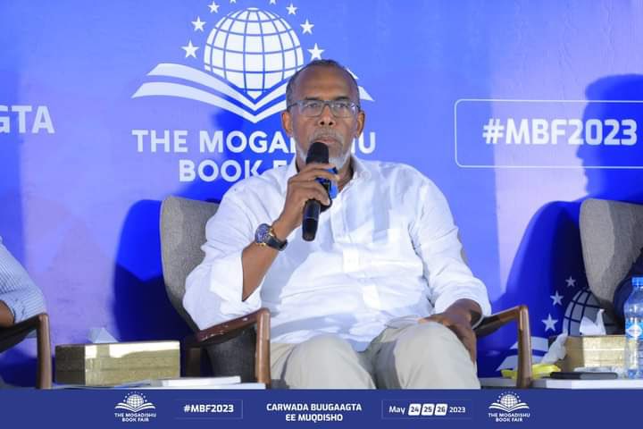 sucdi_kh's tweet photo. 1/1”Writting the Danjire book took me 3 years to write, and friend of mine gave the name of the book danjire. This book talks about my life, it starts from my parents and the beginning of my life,”

Amb. Mohamed Ali ‘Americo’ - author of “Danjire” @AmbAmerico 
#MBF2023 https://t.co/leApXuCrvg