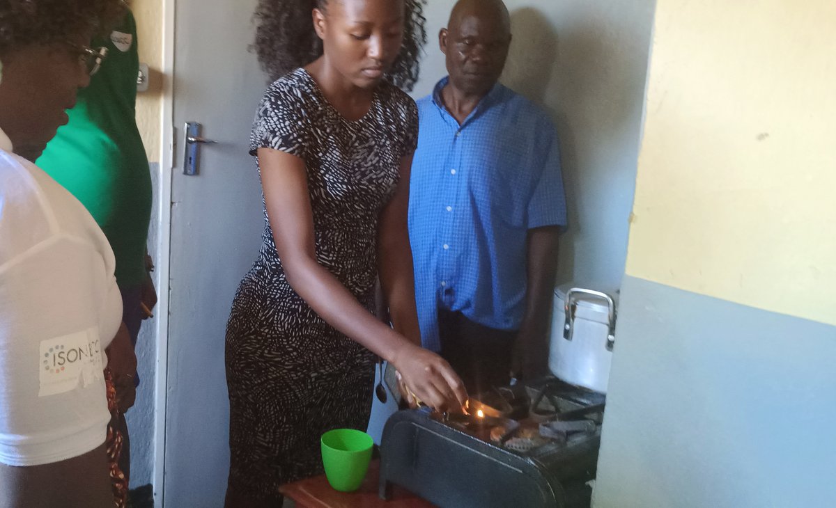 cisonecc_malawi's tweet photo. Members of the Multistakeholder Taskforce on Increasing Access to #RenewableEnergy visited @EcogenLtd to appreciate biogas production; which is mainly from cow dung &amp; food waste. Biogas is a renewable energy source - an alternative solution that can help end the energy poverty. https://t.co/qGCg0xUCGB