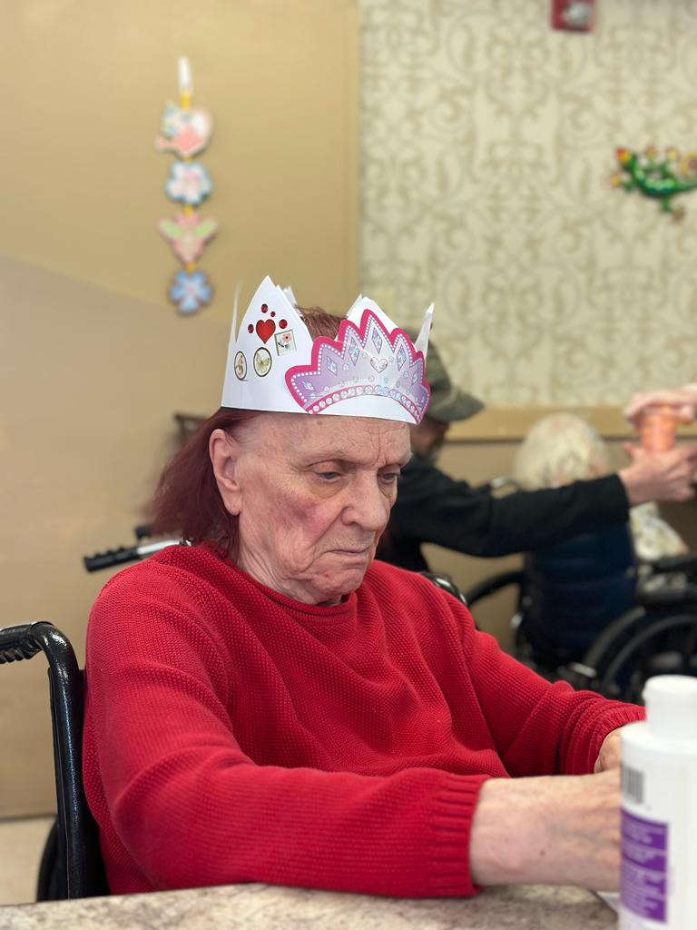 There's always something unique going on at Absolut Care of Aurora Park! Yesterday, we celebrated #NationalTiaraDay! Check out these creative crowns! 👑😊

#absolutcareofaurorapark #livinglegendshealth #nursinghomes #crown #tiara