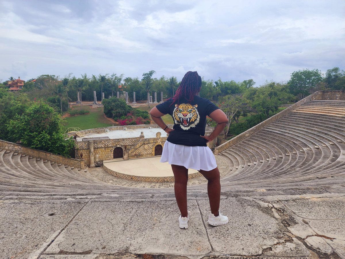 We are back from Dominican Republic and today is my Birthday yay! 🙂 I finally got to wear this shirt I got at Evo 2022 as well. Good Times! ❤️  #DominicanRepublic #Tiger #Evo2022 #birthdaygirl