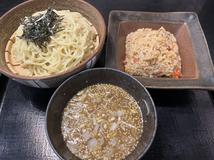 DJSND's tweet image. 静岡では定番？ファミレス的ラーメン屋さん 
tabelog.com/rvwr/diggilymp… #tabelog