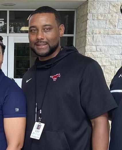 Congratulations to our own @DezBlackCoach for winning High School Male Assistant Coach of the Year in @SpringISD’s 2nd Annual LIFT Awards. We appreciate all that you do for our Student-Athletes! @ajacinto3 @DerrellOliver