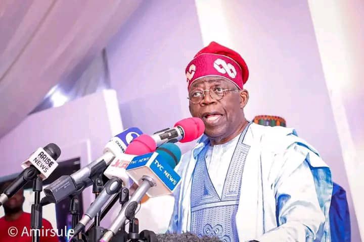 HBMayana_'s tweet photo. Retweet if you Love and proud of Buhari and Asiwaju Bola Ahmed Tinubu the New GCFR. ❤️ https://t.co/vkjvZHPihQ