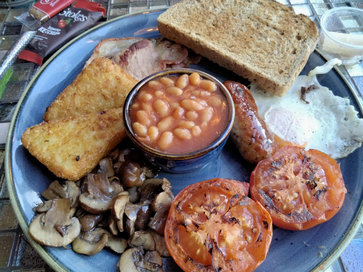 Today's brunch
 
#FoodAcrossTheUK #Fryup #FullBreakfast #FullEnglishBreakfast #GreatBritishFood #GreatBritishFryUpRecipe
 
diningandcooking.com/776275/todays-…