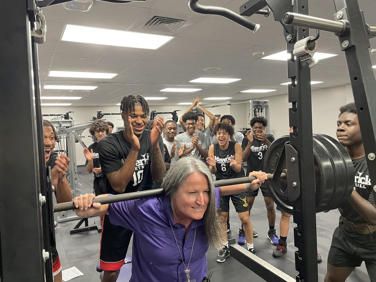 Max Day!  Even Mrs. Hinson got in on it!  
💪🏽
@jjag1996