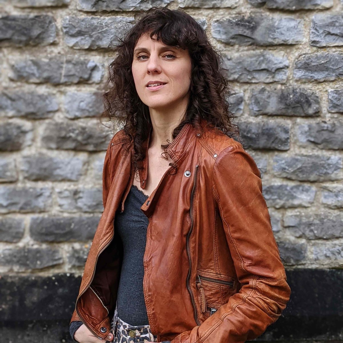shamelessbuzz's tweet photo. "Knowing that Truth is fractal, kaleidoscopic, and beyond human comprehension, Ruth Blake devotes her life to it"

#SkylightWebzine @BillyYfantis reviews @ruthblakemusic (via @jamesyuill) that's not quite naughty, but not quite nice either :) ~ https://t.co/NemX7Boqak @BlazedRTs https://t.co/krH7YWwWQK