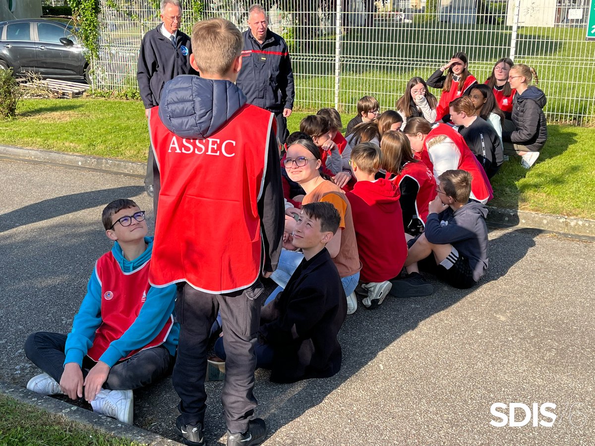 Sdis76's tweet image. #IPCS

📣Poursuite des stages de formateurs à l&apos;information préventive aux comportements qui sauvent. La formation se déroule au collège Albert Camus à #Yvetot auprès des adultes et des élèves.

 👏Bravo à toutes et tous pour cet engagement citoyen !