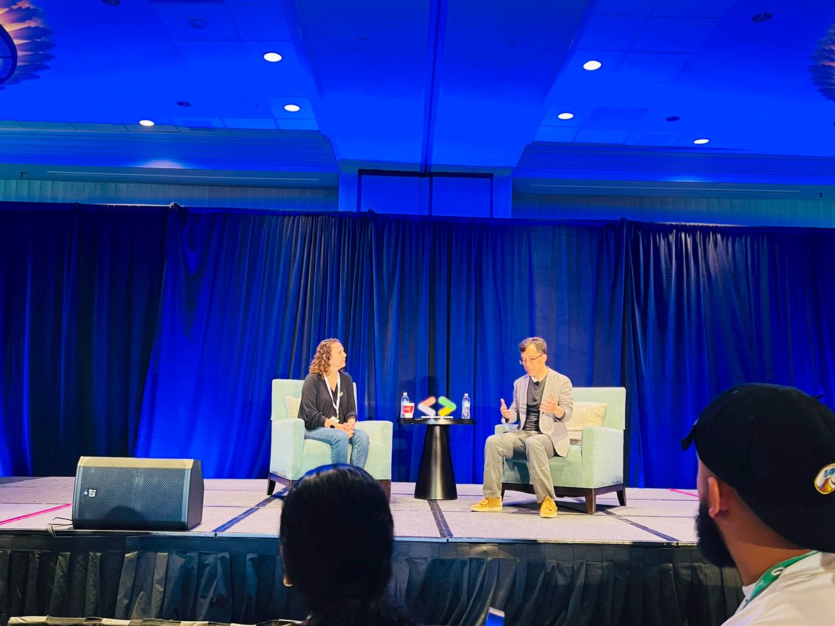 On stage right now <a href="/Google/">Google</a>’s Director of Android Dev Relations, @mabouza and Director Global Developer Ecosystem, David McLaughlin! 🤩 #NAConnect2023 #FiresideChat