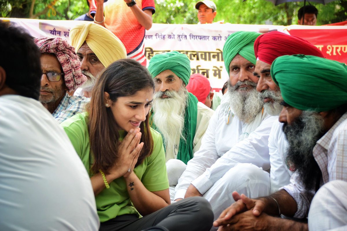 sangeeta_phogat's tweet photo. 33 दिन… इंसाफ़ की आस… जनता का साथ 

#istandwithmychampion #WrestlersProtest https://t.co/4VEkm73VFm