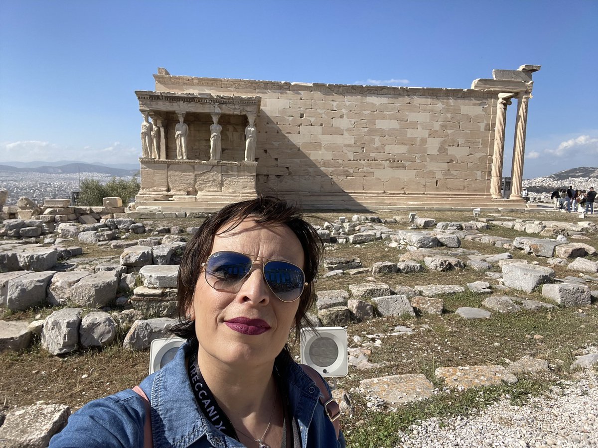durlindana69's tweet photo. Le Cariatidi… compresa me. #acropolis #atene #greece #eretteo #attica #karya #cariatidi #partenone https://t.co/y8yhn2oeOp