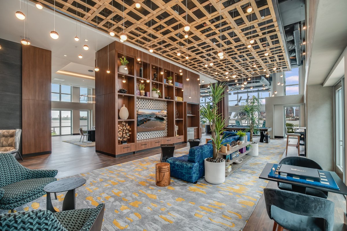 JamieStern_'s tweet photo. Jamie Stern produced this beautiful 40' custom wool rug for Riverhouse 9, a luxury apartment complex right across the Hudson River from New York City!

#jamiesterndesign #rugdesign #customrugs #njinteriordesign https://t.co/3gTArqRdQQ