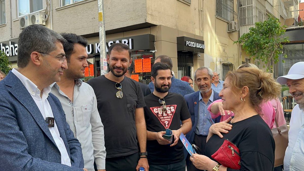 Yenisehire_deva's tweet photo. Bugün Milletvekilimiz sayın @emin_ekmen  ile Mersin Yenişehir teşkilatı olarak Pozcu Alanya sokağı esnaflarımızı ziyaret ettik.
Harikasın Yenişehir. #BirleseBirleseKazanacağız 
@devapartisi @alibabacan https://t.co/sveVxkuzWk