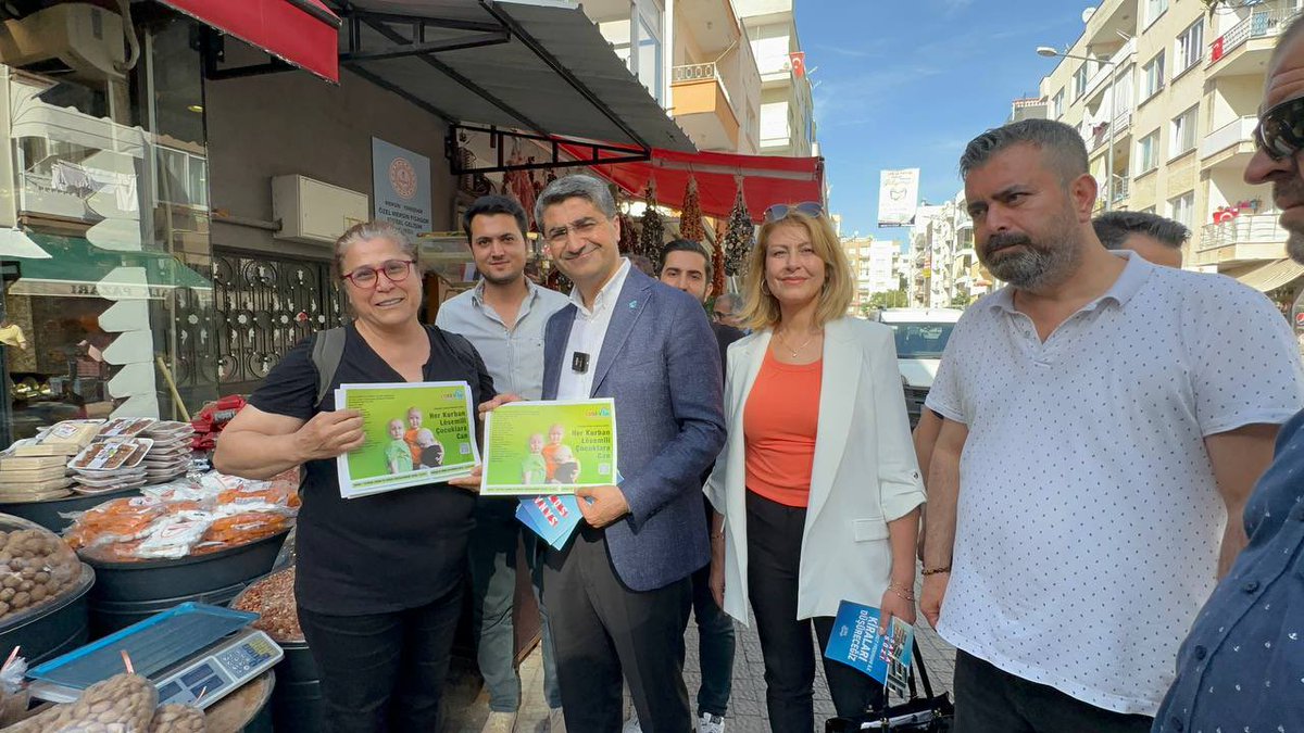 Yenisehire_deva's tweet photo. Bugün Milletvekilimiz sayın @emin_ekmen  ile Mersin Yenişehir teşkilatı olarak Pozcu Alanya sokağı esnaflarımızı ziyaret ettik.
Harikasın Yenişehir. #BirleseBirleseKazanacağız 
@devapartisi @alibabacan https://t.co/sveVxkuzWk