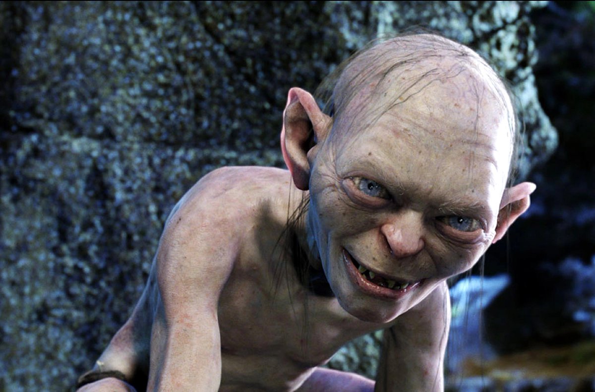 WHY DOES THE 2001 CGI GOLLUM LOOK BETTER THAN A 2023 HANDCRAFTED MODEL?????