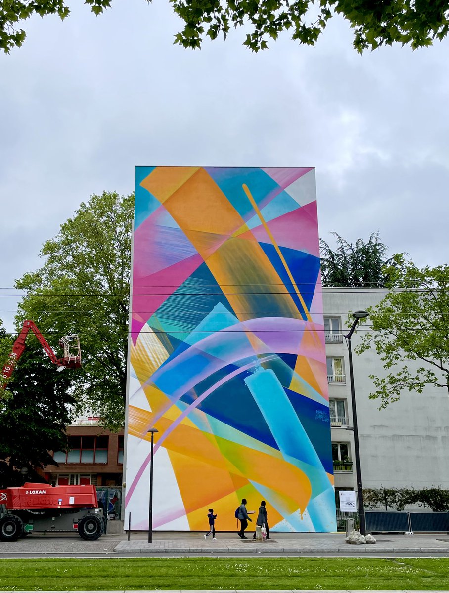 Here is my finished #Paris mural!

based on #ColorRhythms #NFT ‚Rio‘
I‘ll share more footage and address in the next days.