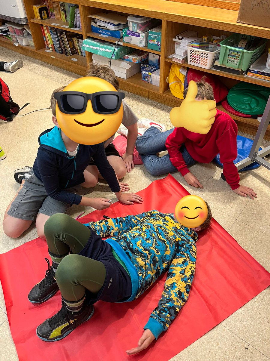 MurphySrta's tweet photo. 5th Ss drawing and labeling los partes del cuerpo 👀🦷👄👃🦵👁️@BobbyBellMS #WeAreChappaqua #SomosChappaqua https://t.co/oz4Yj5iVsf