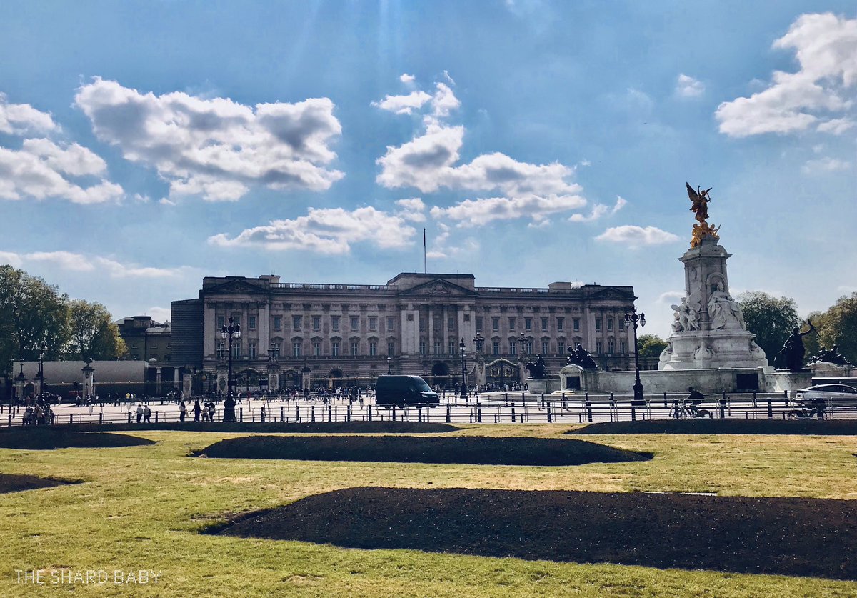 Buckingham Palace after the Coronation of King Charles III 🇬🇧👑

📸 24/5/2023 | The Shard Baby

#London #BuckinghamPalace #KingCharlesCoronation