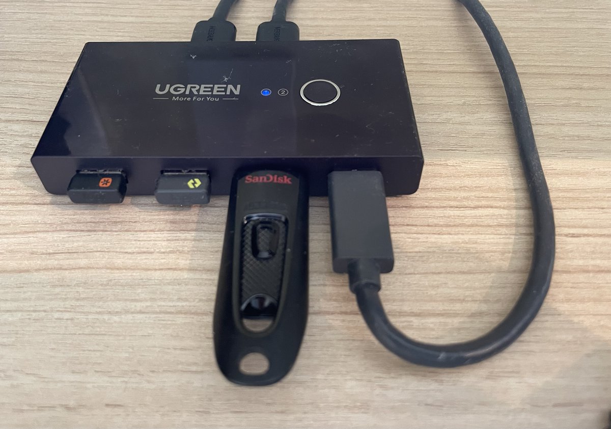 Cheap and handy @UgreenOfficial USB switch for sharing 4 USB 3.0 ports with 2 devices #PC @IGEL_Technology #Thinclient