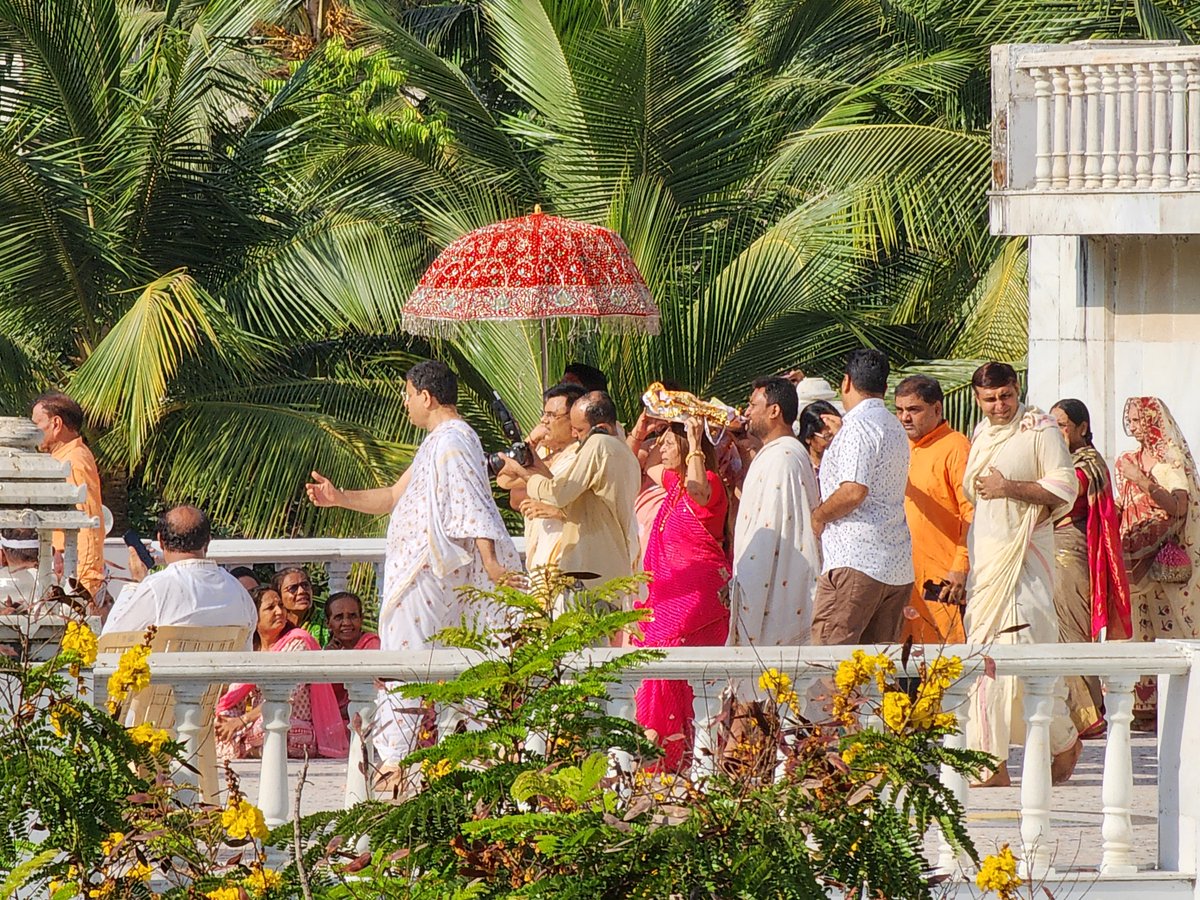 gurjarmat's tweet image. New dhaja celebration on the occasion of 32nd varshganth at Sarvodaya Parshwanath nagar jain derasar.
#derasar #32nd #celebration #mulund