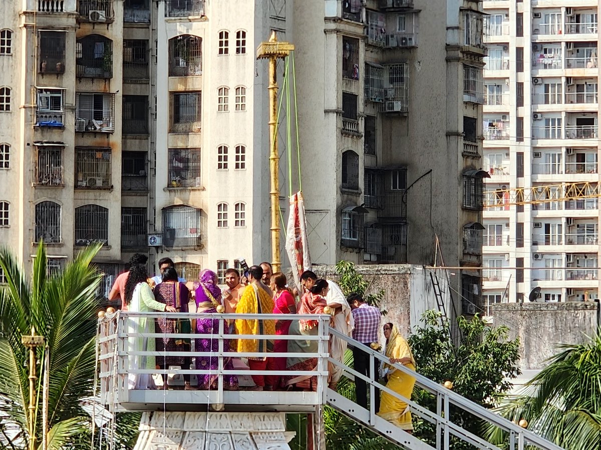 gurjarmat's tweet image. New dhaja celebration on the occasion of 32nd varshganth at Sarvodaya Parshwanath nagar jain derasar.
#derasar #32nd #celebration #mulund