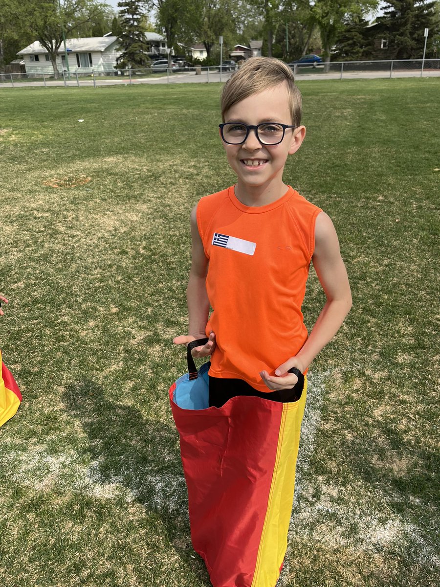 StTimothyRegina's tweet image. 📣😃 Our strength is our diversity at St. Timothy School! 🥳 Yesterday, we celebrated the many cultures in our Timberwolf family with games &amp;amp; crafts from around the world! Amazing day &amp;amp; amazing leadership shown by our kiddos! #multiculturalWeek