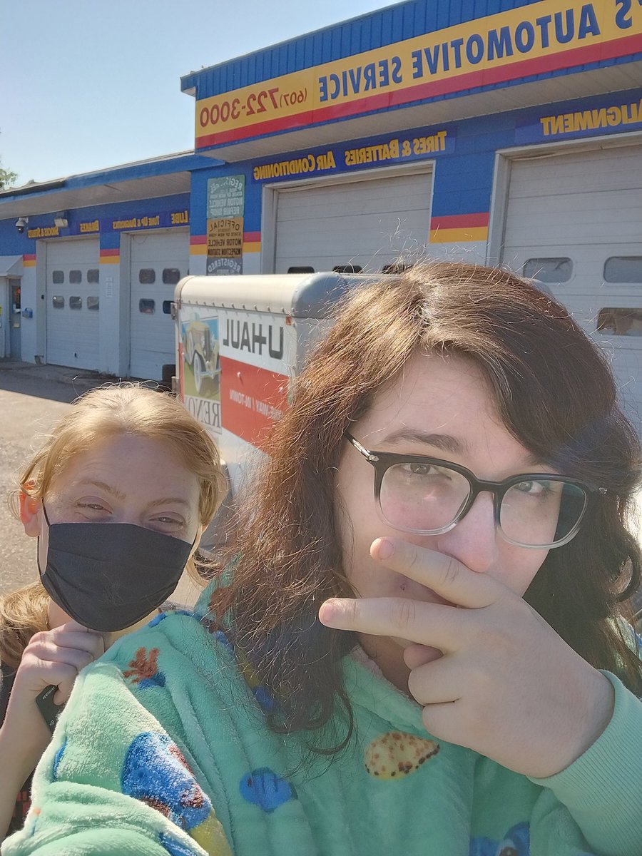 anotheralicat's tweet image. Our van had a rear shock break last night on our way into NY, so our trip and hotel are now extended by a day to fix it. 😭
If you are feeling inclined to do so, any support is super helpful right now. This is expensive af. 😭
My kofi is here:
ko-fi.com/catgirlnextdoor