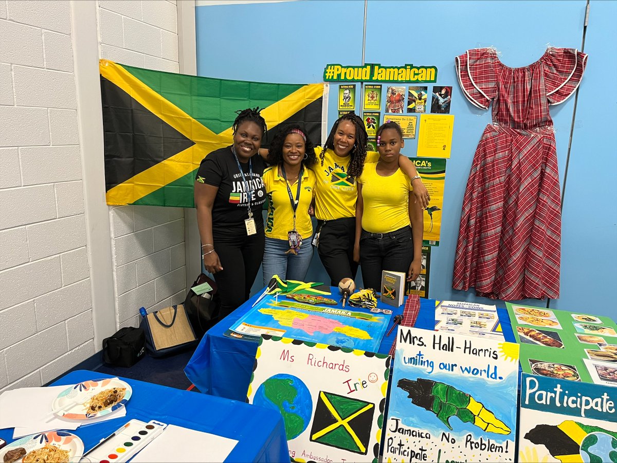 mcauliffe_mces's tweet photo. What amazing teachers we have here at McAuliffe!!! Mrs. Johnson- Frost, Mrs. Hall-Harris and Mrs. Richards shared their Jamaican culture at Multi-Cultural Night with our families. https://t.co/PEWqdv0vdm