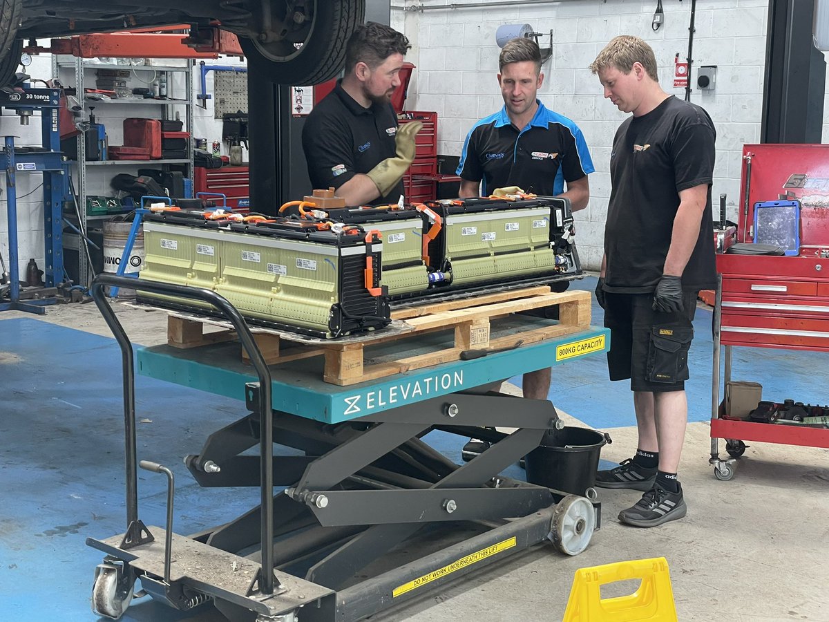 Always learning and developing. Sharing  skills, and information. #EVbatteries 
#HighVoltage  #IndependentAftermarket <a href="/RMI_IGA/">Independent Garage Association</a> #TechSafe #EVsure <a href="/Servicesure/">Servicesure</a>