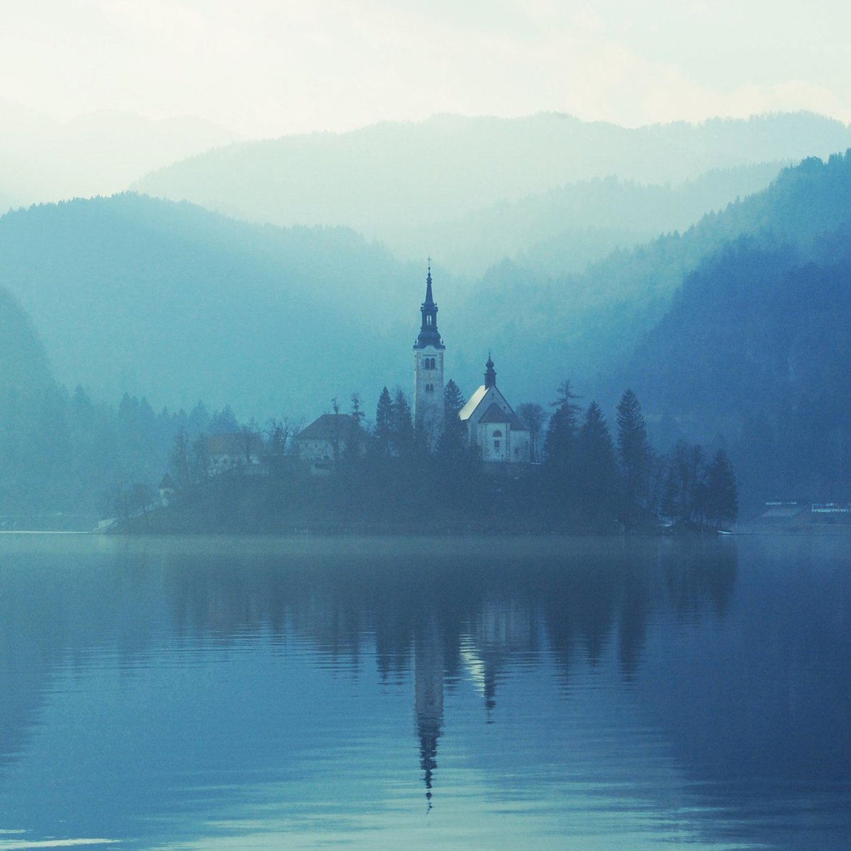 HYBR184: The Land Below – It’s All Figured Out
open.spotify.com/track/6dUYH69e…