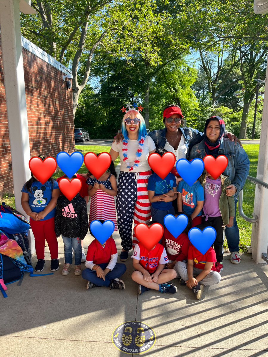 Ms. McNamara’s Pre-K class at FPS is celebrating Memorial Day in style. Showing their support for all the men &amp; women who have served our country. Thank you all!
<a href="/KDamore_FTPS/">Kathy Damore</a> <a href="/DenaFebus_FTPS/">Dena Febus</a> <a href="/FPS_FTPSchools/">Rebekah Solomon</a>