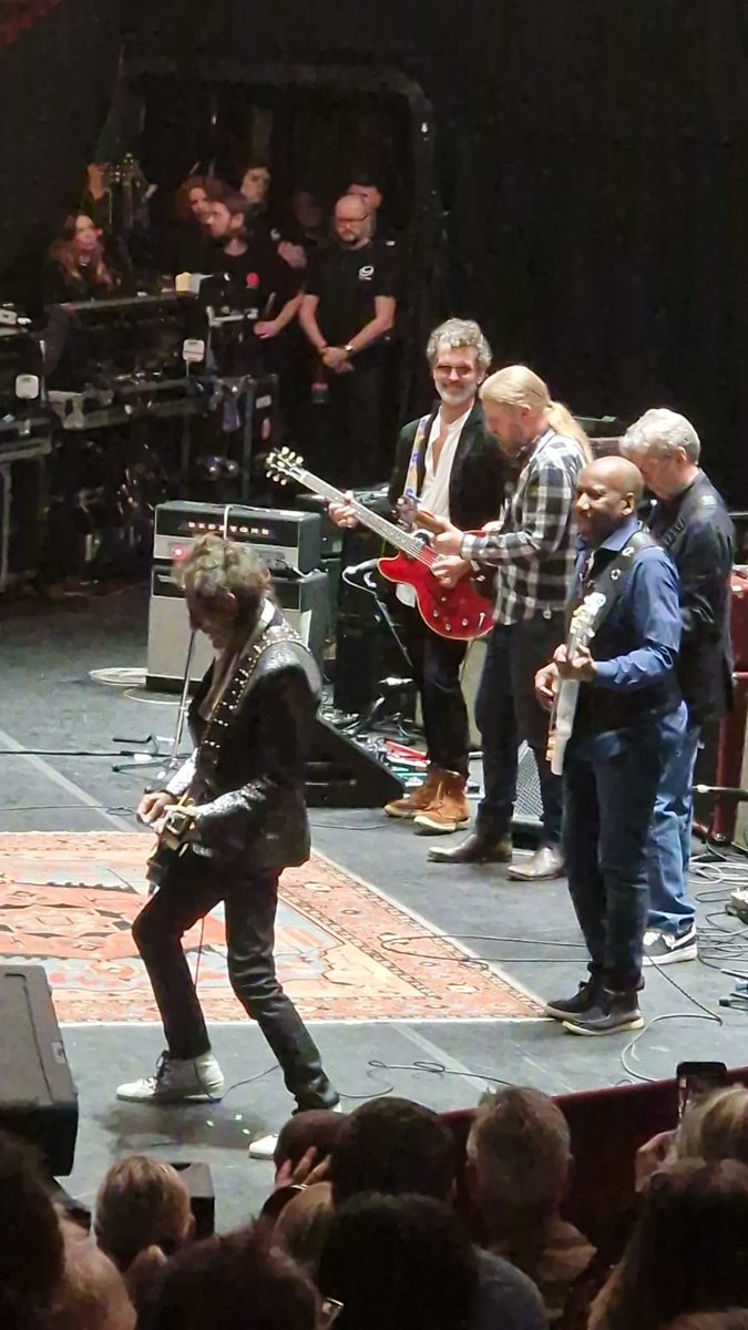 @guitarguitaruk Albert Hall on Tuesday ,Jeff Beck Memorial Concert.
@EricClapton @DoyleBramhall2 @TedeschiT #derektrucks @NathanEast @ronniewood