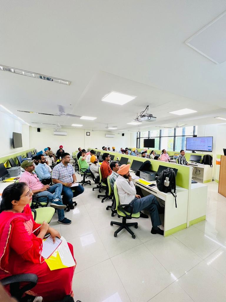 PIBChandigarh's tweet photo. One Day workshop on eGramSwaraj—Government eMarketplace integration was conducted at #MGSIPA, #Chandigarh, #Punjab as a part of refresher training program. This training will ensure speedy on-boarding of Panchayats on eGramSwaraj—GeM Interface.
@mopr_goi @GeM_India https://t.co/8eUN4Ncbtp