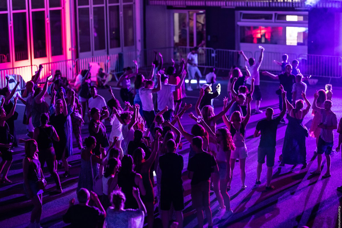 🎉🚒 Le Bal des Pompiers de Trilport est de retour ! 🚒🎉 Rendez-vous le 17 juin 2023 à la caserne des pompiers. Préparez-vous pour une soirée mémorable en compagnie des pompiers de Trilport ! 👨‍🚒👩‍🚒 Plus d'infos 👉 bit.ly/3BVcMrX  #BalDesPompiers #Trilport