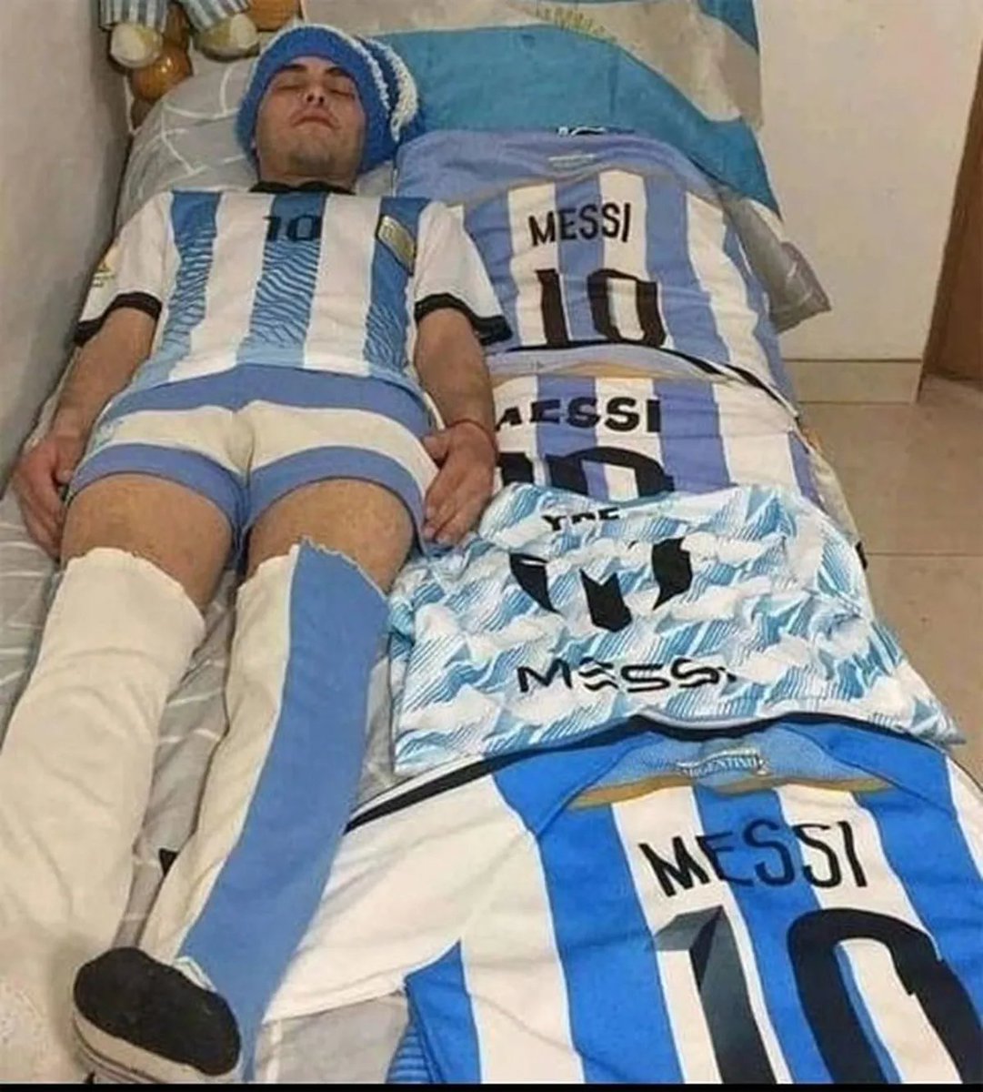 mmmifla's tweet photo. me fascina realmente que casi todos los 25 de mayo de los que tengo recuerdo estuvo nublado como dicen los historiadores que estuvo en 1810 https://t.co/uCwMLEUQkd