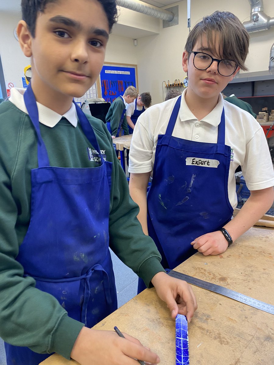 Some of my year 9 expert engineers being helpful with the practical work. @MrClayDT_PCSA @mrshender21 @MissTDelaney @Priorycsa @AngelosMarkout1 @DTassoc @VickyBush17