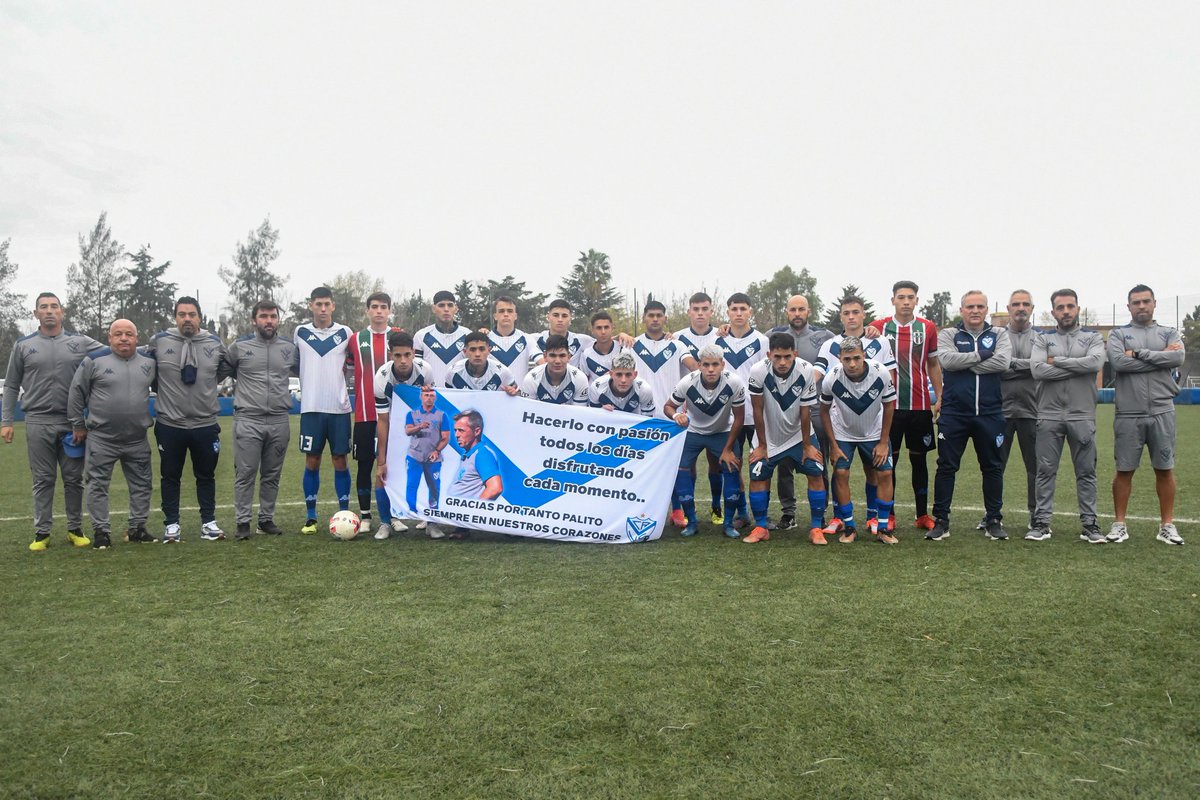 El mensaje de la Cuarta División y de todo Vélez.

Siempre con nosotros, Palito 💙