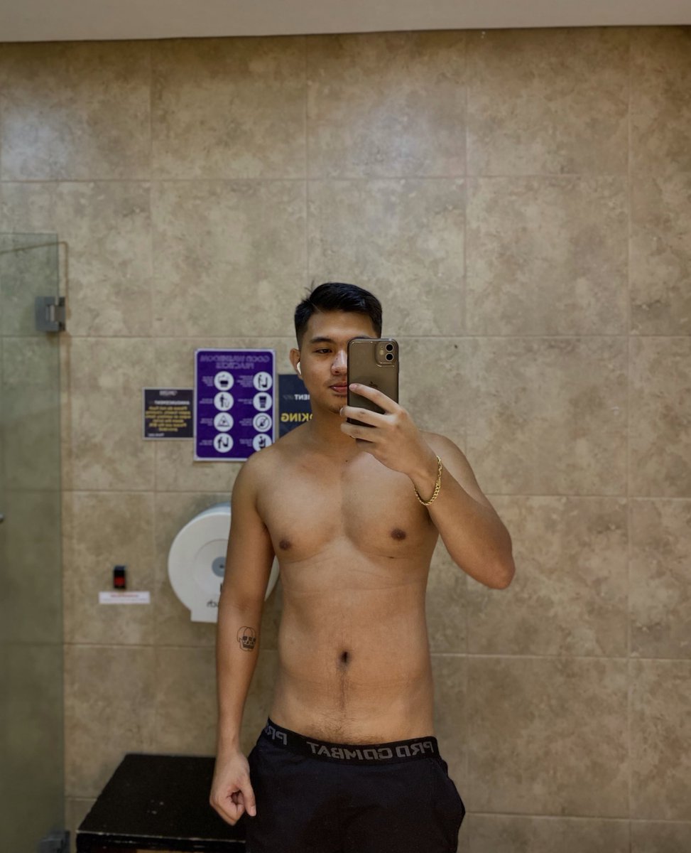 luigialpha_'s tweet photo. Quote this with your mirrorfie https://t.co/ijA8Dj5fDA